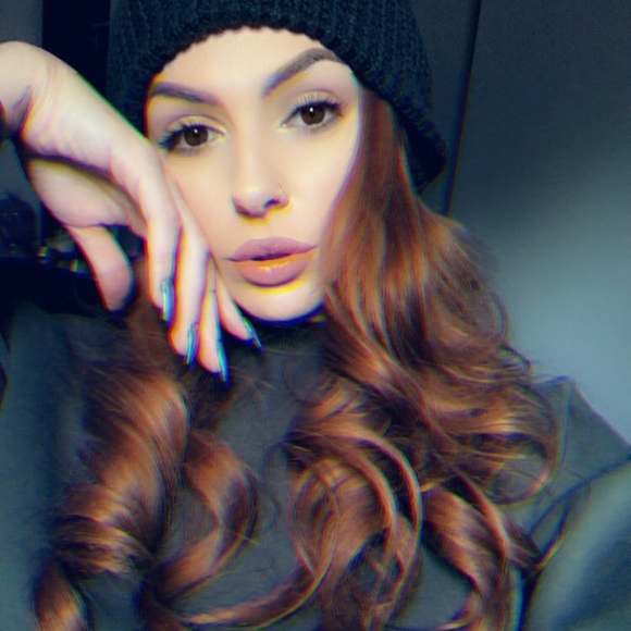 Meet your Posher, Luna - Picture 1 of 3